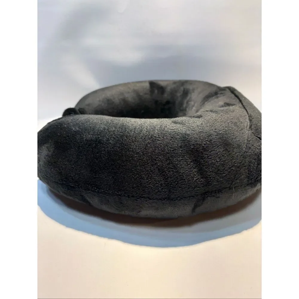 Travel neck pillow